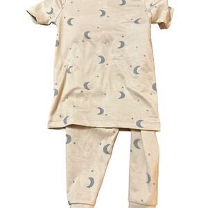 NWOT 18m unisex Cloud Island Cream and Gray Pajama Set with Moon and Stars soft!